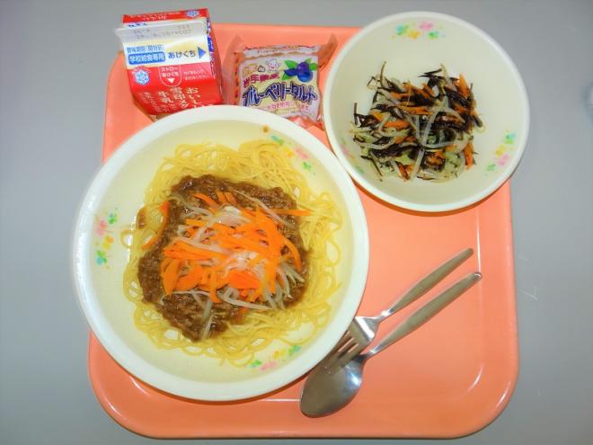給食の写真