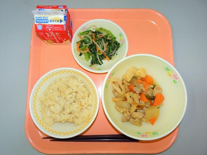 給食の写真
