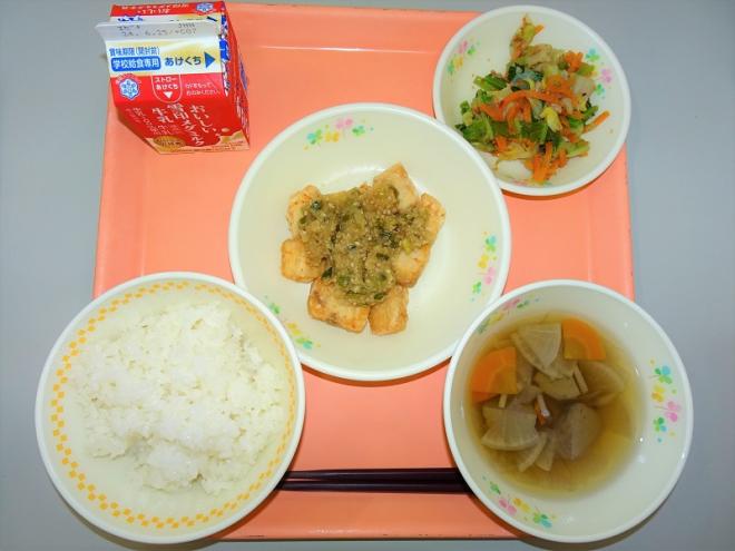 給食の写真