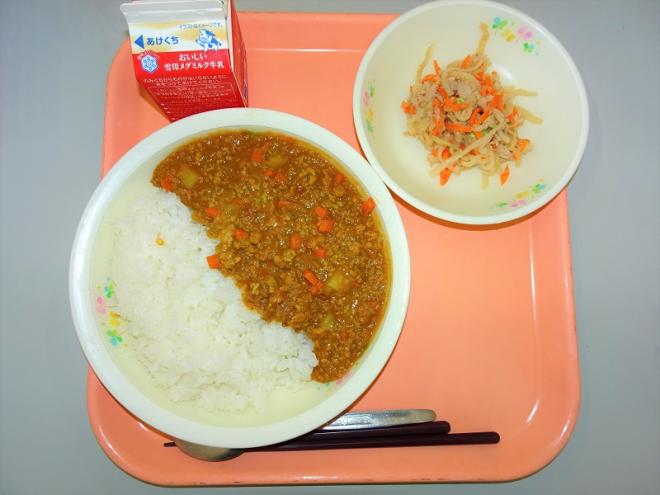 給食の写真