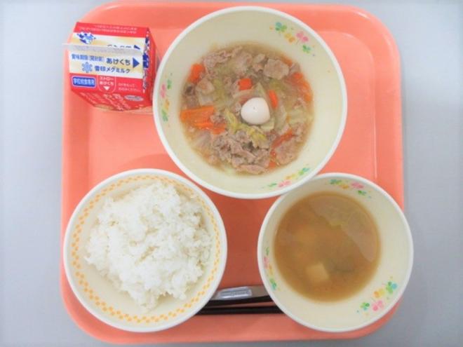 給食の写真