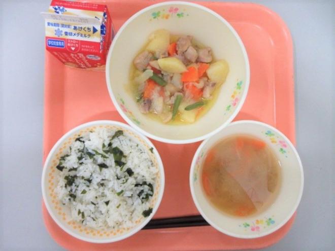 給食の写真