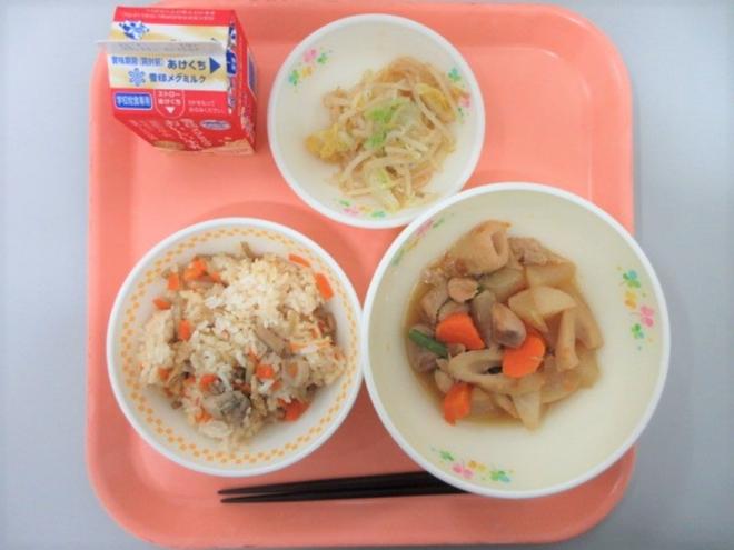 給食の写真