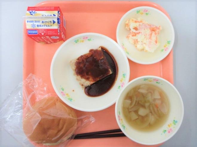給食の写真