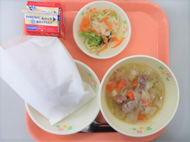 給食の写真