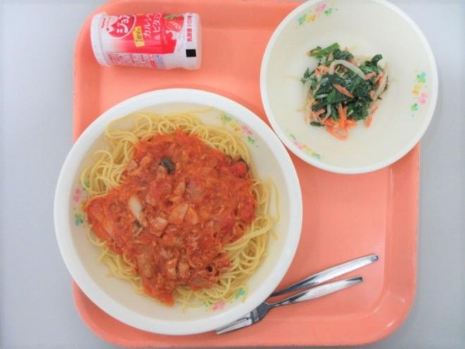 給食の写真