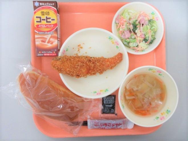 給食の写真