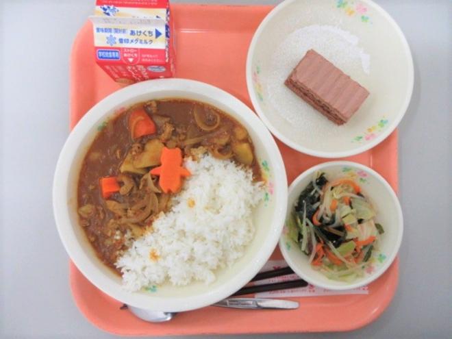 給食の写真