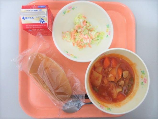 給食の写真