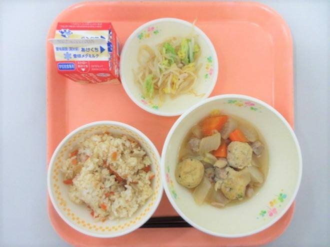 給食の写真
