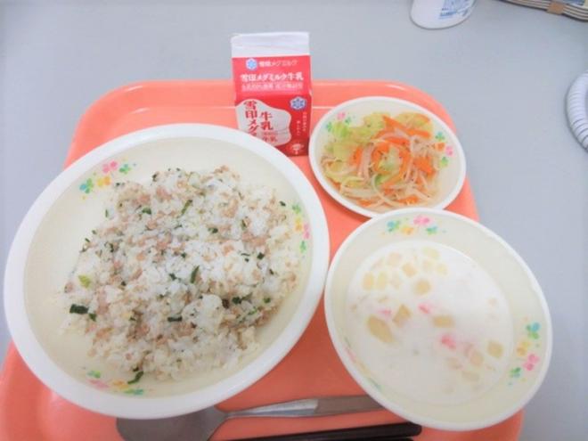 給食の写真