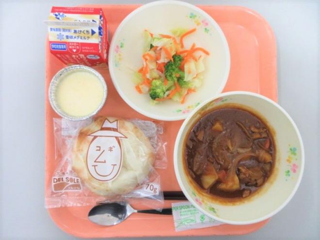 給食の写真