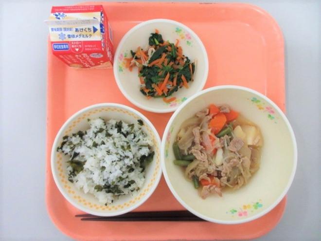 給食の写真