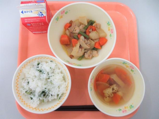 給食の写真
