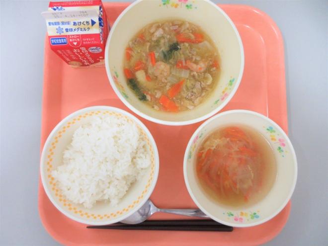 給食の写真