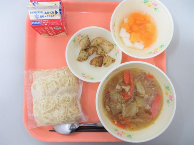 給食の写真