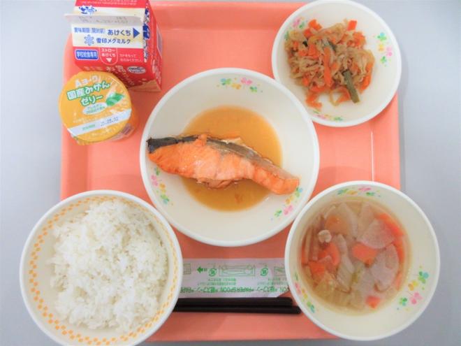 給食の写真