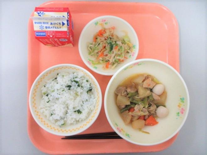 給食の写真