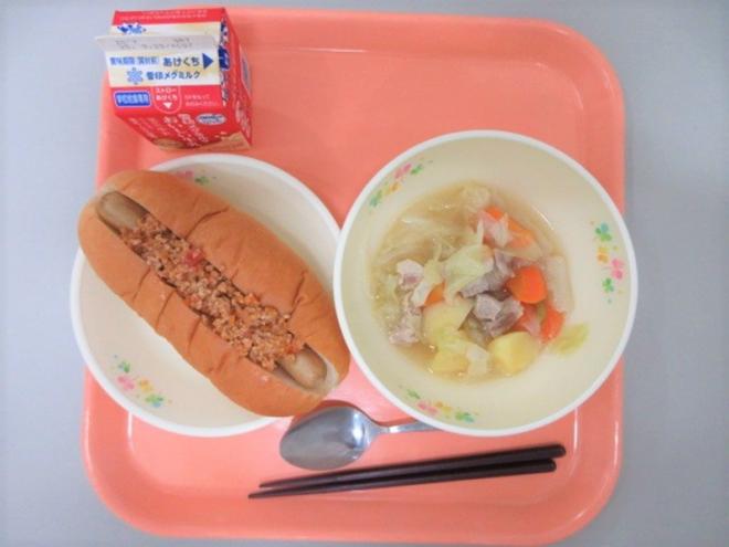 給食の写真
