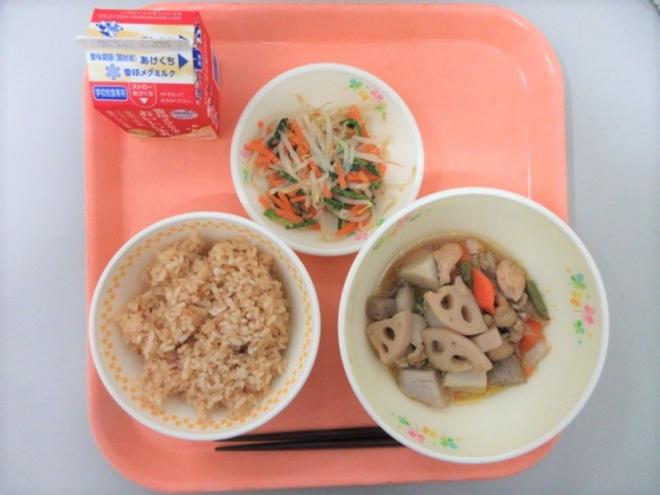 給食の写真