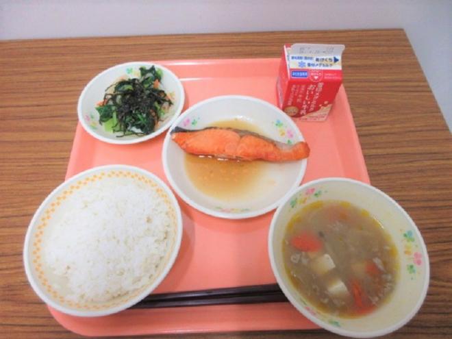 給食の写真