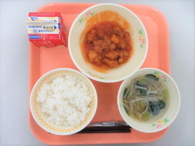 給食の写真
