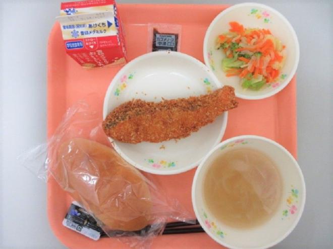 給食の写真