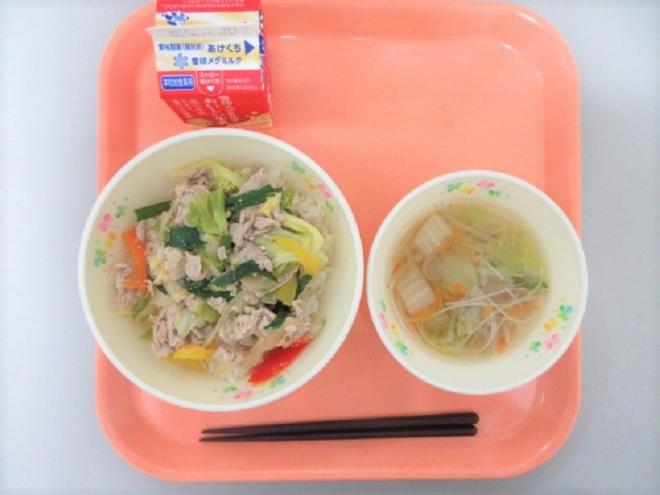 給食の写真
