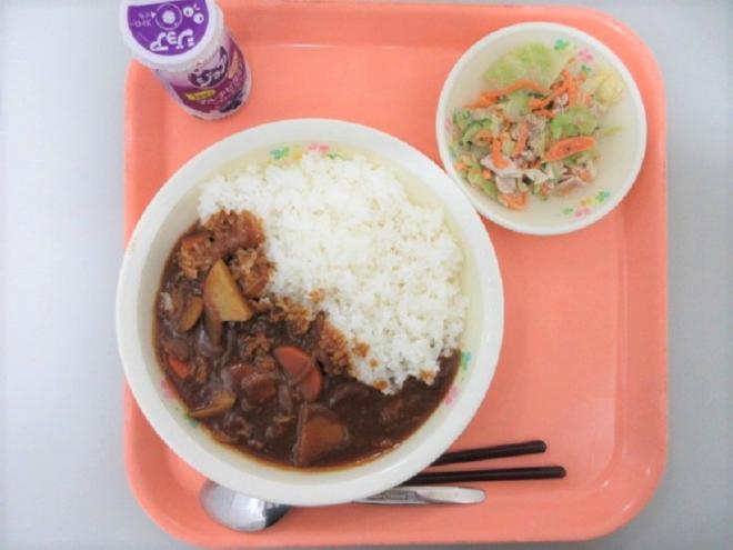 給食の写真