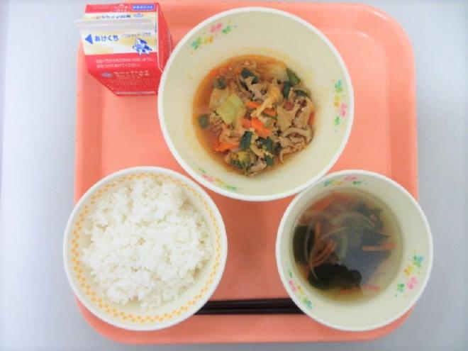 給食の写真