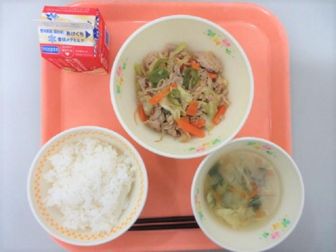 給食の写真
