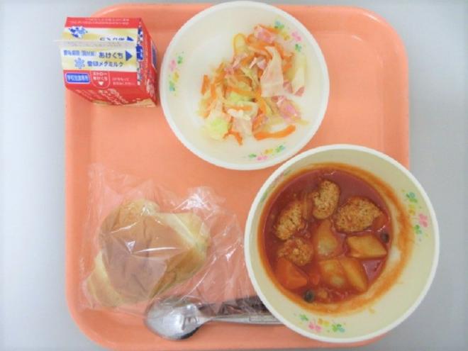 給食の写真
