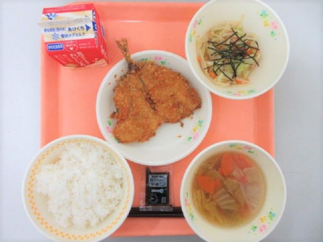 給食の写真