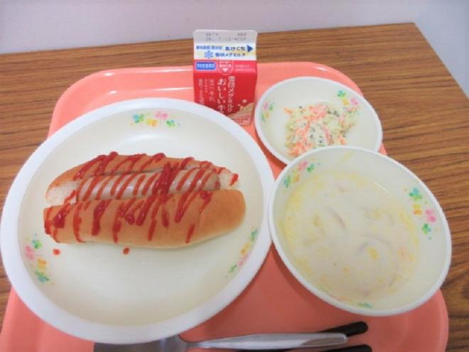 給食の写真
