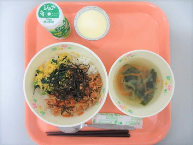 給食の写真