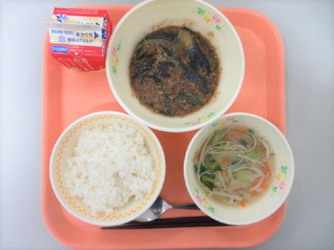 給食の写真