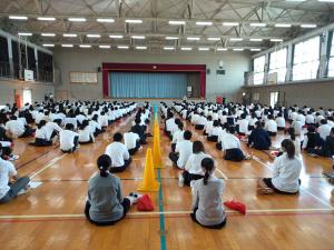 R2_1006_3学年学年集会2