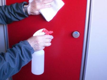 感染予防のための業者委託によるトイレ清掃・消毒の実施