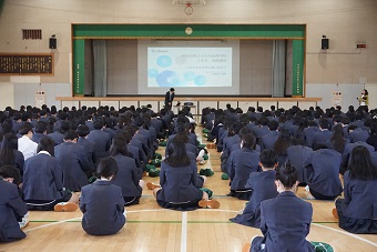 令和7年度3年生対象進路講演会の様子1