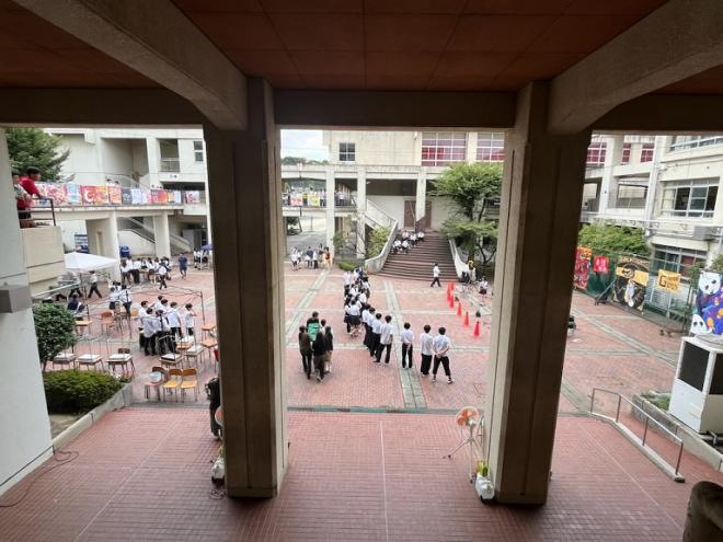 令和7年度瑞穂祭中庭ステージの様子