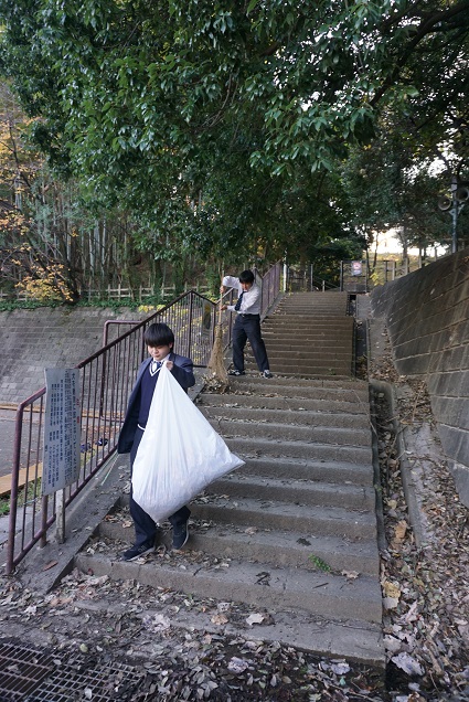 令和7年度地域清掃の様子3