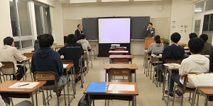 社長による、校内企業説明会3