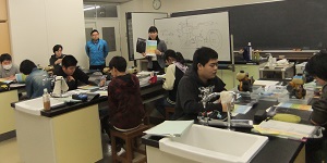 専門学校での学びと体験授業「自動車点検」1