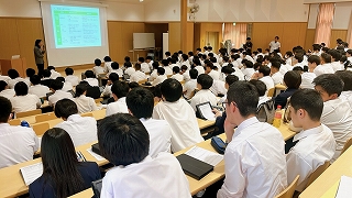 令和6年度2・3年生対象進路講演会の様子2