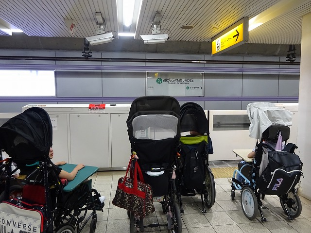 都筑ふれあいの丘駅にて