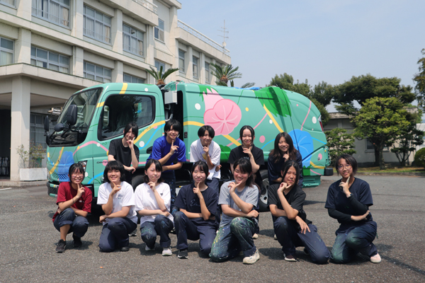 2025パッカー車ペイント2