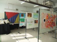 瀬谷養護学校の児童生徒の作品も展示しました。