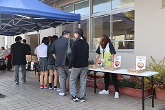 豚汁に並ぶ様子