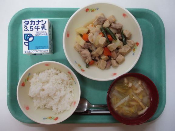 4月28日(火曜日)の給食