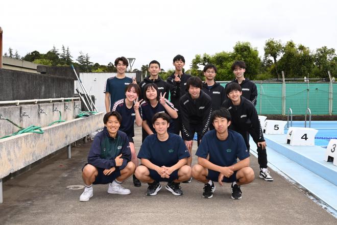 r7_swimming
